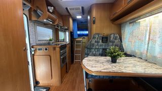 Autocaravana doble cama/neumatica/horno/garaje