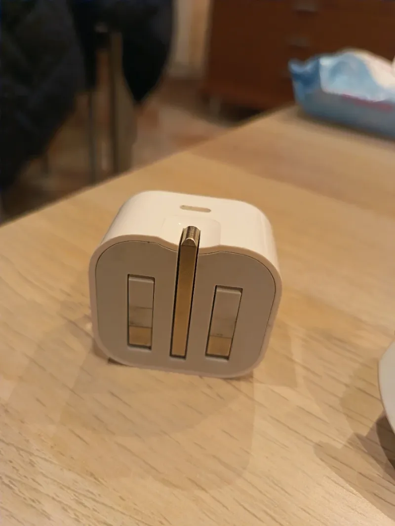 Cargador iphone blanco y adaptador afbeelding 3