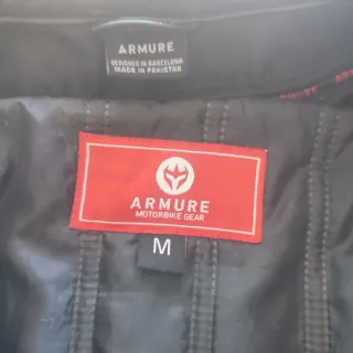 Chaqueta de cuero Armure para moto.
