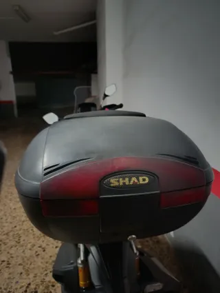 Baúl Shad para moto