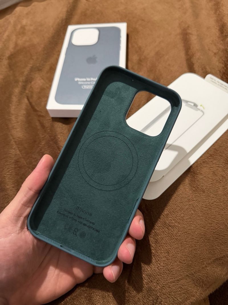 Funda de silicona para iPhone 16 Pro Max Verde Lago afbeelding 3