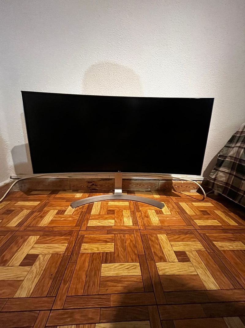 LG Ultrawide 38 Monitor Curvo