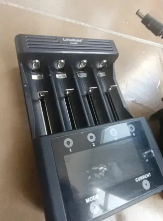 Cargador LiitoKala Lii-600 Inteligente