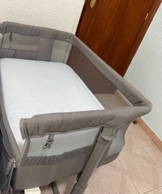 Cuna colecho gris+colchón en buen estado poco uso!
