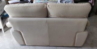 Sofá de 2 plazas color crema