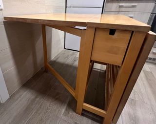 Mesa plegable de madera