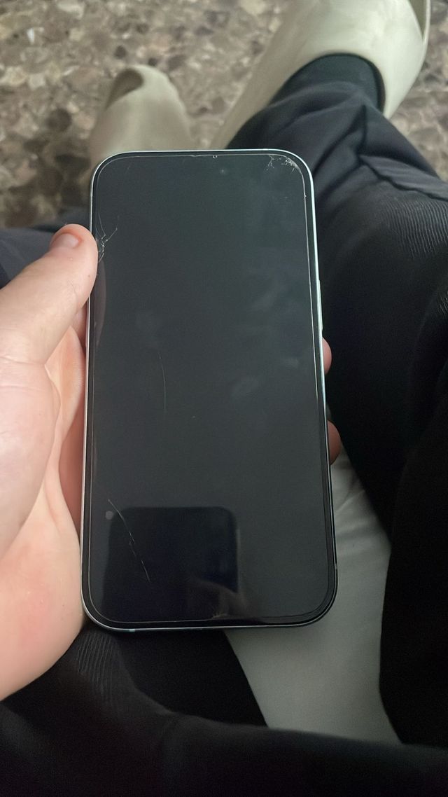 iPhone 15 Apple