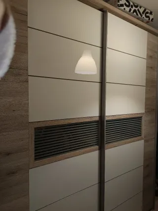 Armario puertas correderas con luz