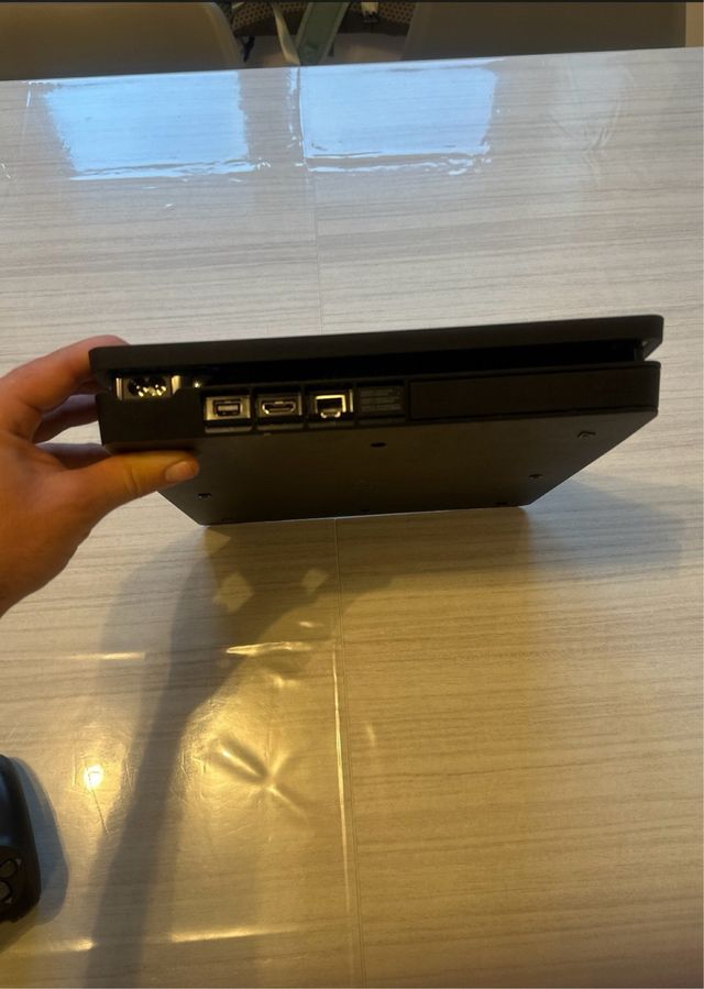 PlayStation 4 y PlayStation 2