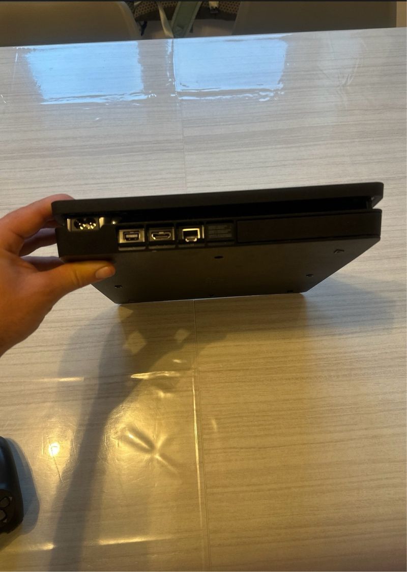 PlayStation 4 y PlayStation 2