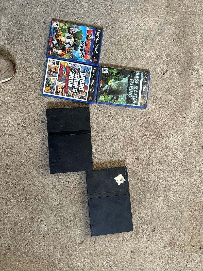 PlayStation 4 y PlayStation 2 afbeelding 3