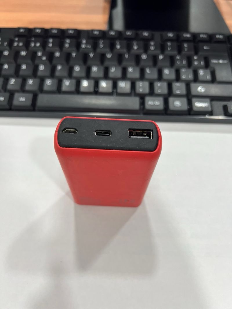 Batería Portátil 10000 mAh Roja afbeelding 3