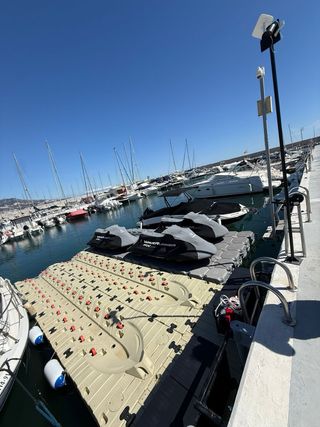 Se alquila plaza para moto de agua