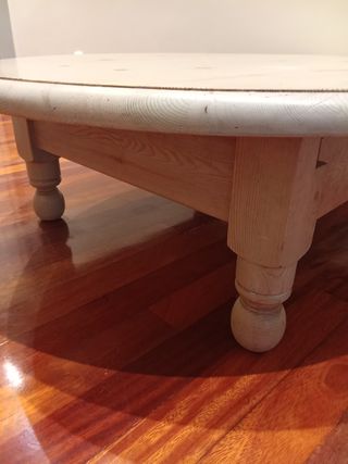 Mesa de centro redonda de madera