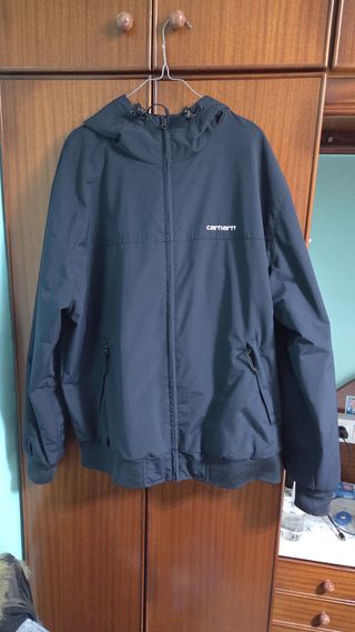 Chaqueta Carhartt Negra con Capucha