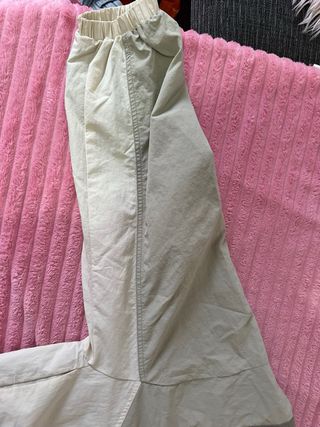 Chaqueta cortavientos beige y verde