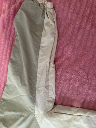 Chaqueta cortavientos beige y verde