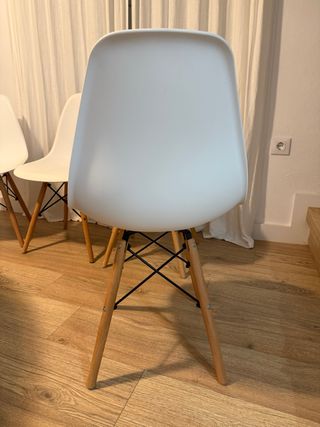 Sillas estilo Eames