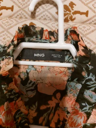 Blusa Mango floral