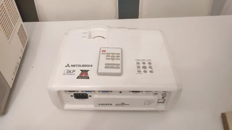 Proyector Mitsubishi VLT-EX240LP Blanco afbeelding 3