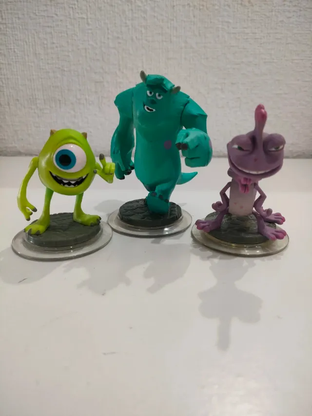 Lote disney infinity monstruos sa