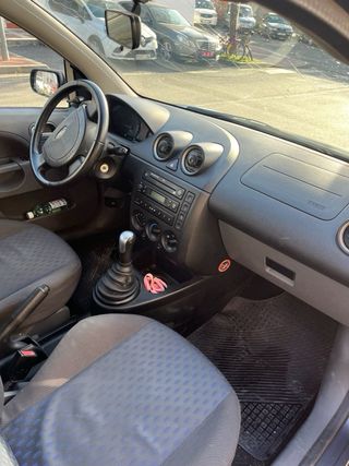 Ford Fiesta 2004
