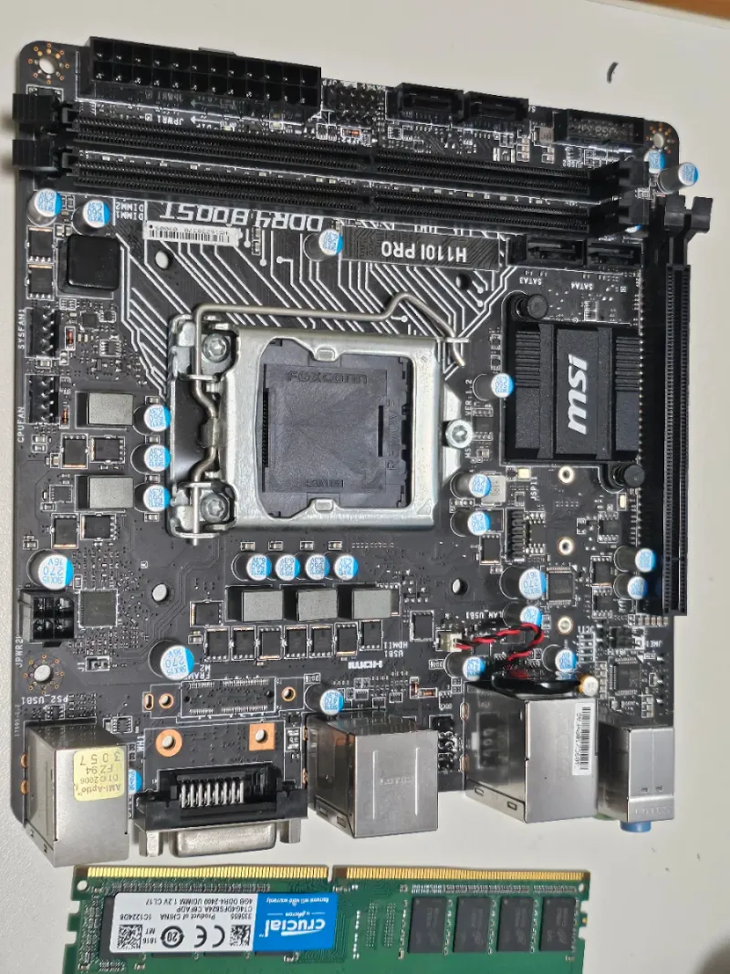 2x Crucial 4GB DDR4 RAM + MSI H110i PRO placa base afbeelding 3