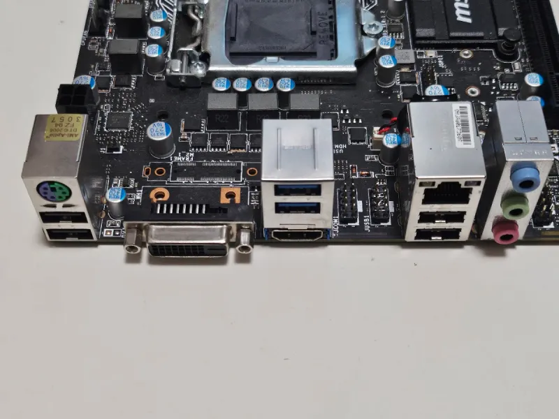2x Crucial 4GB DDR4 RAM + MSI H110i PRO placa base afbeelding 4