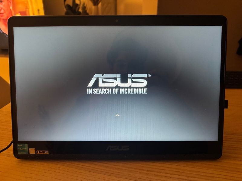 ASUS ExpertCenter All-in-One 15