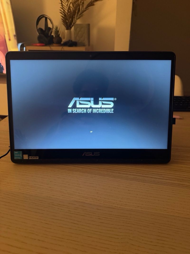 ASUS ExpertCenter All-in-One 15 afbeelding 2
