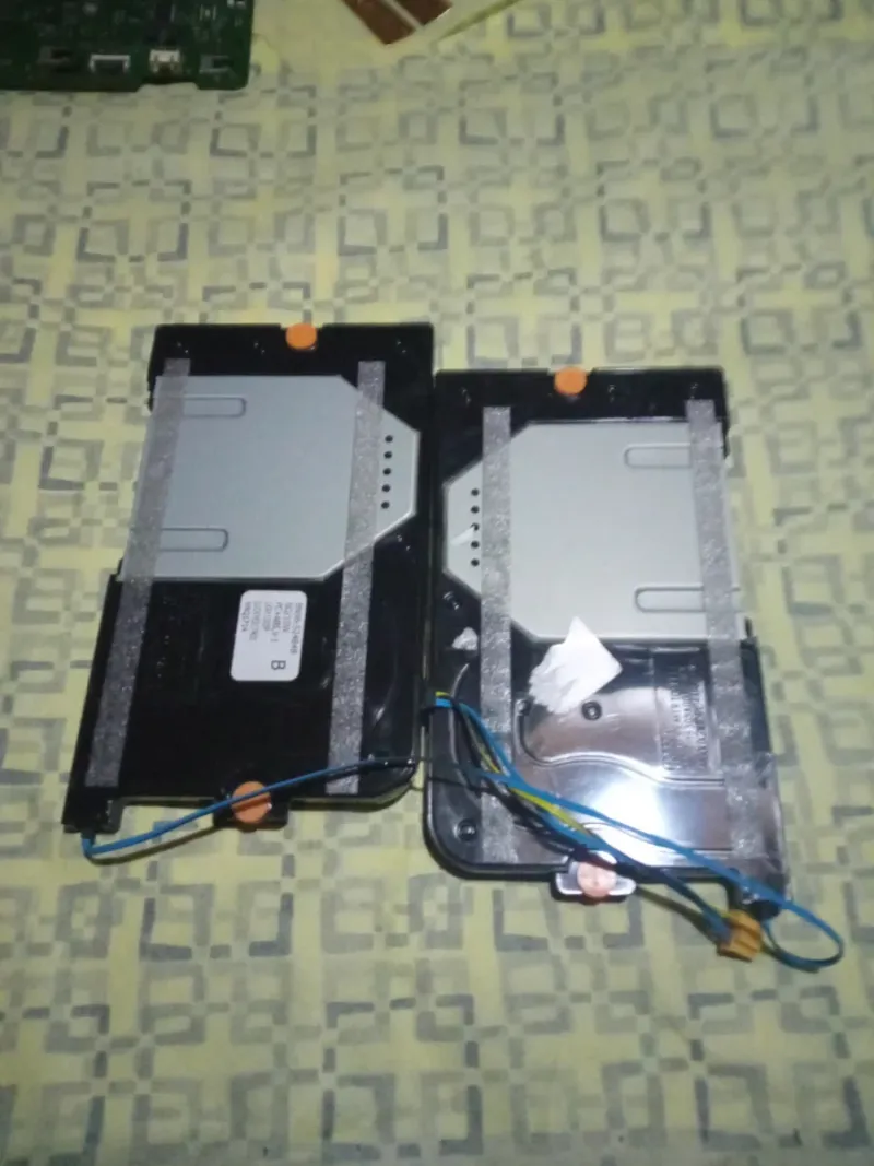 Altavoces TV Samsung UE50AU8005 afbeelding 2