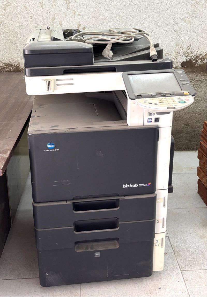 Impresora Konica Minolta Bizhub C253