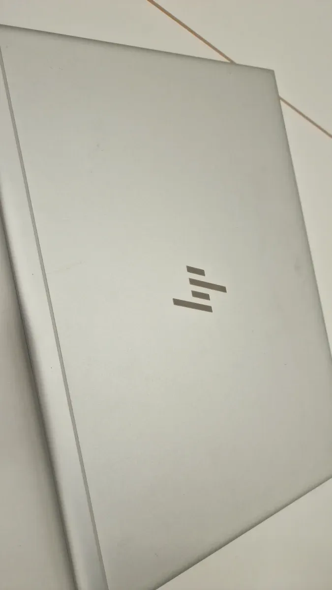 Portátil HP Plata Casi Nuevo