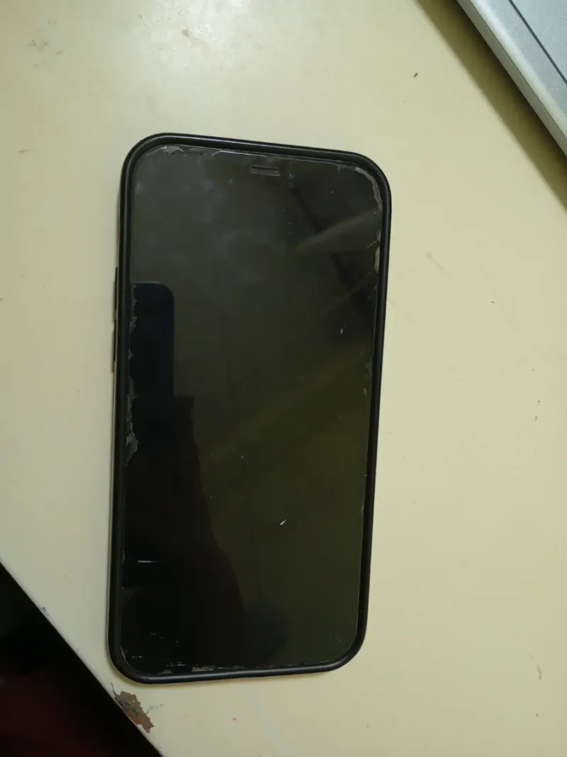 iPhone 12 128GB Negro + funda y cargador
