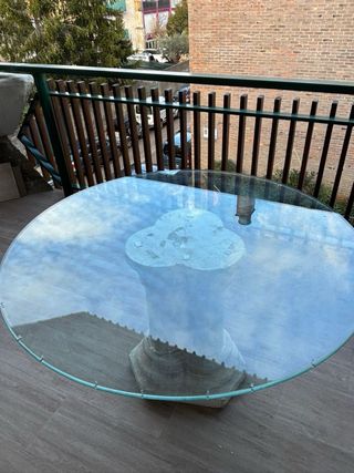 Mesa redonda cristal y piedra