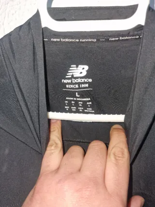 Cortavientos New Balance Negro