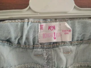 Jeans bambina azzurri con pizzo