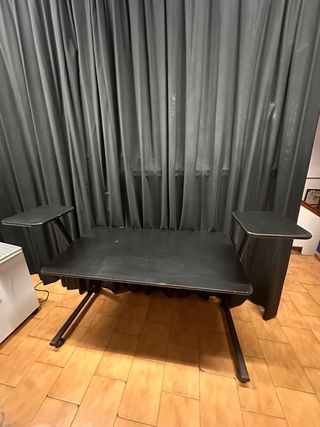 Mesa estudio negra con soportes