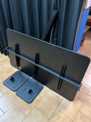 Mesa estudio negra con soportes