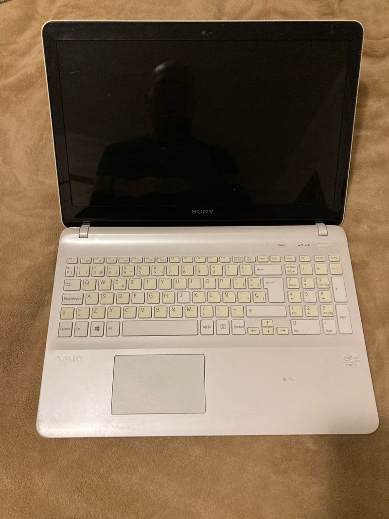 Portátil Sony VAIO blanco para reparar o piezas afbeelding 2