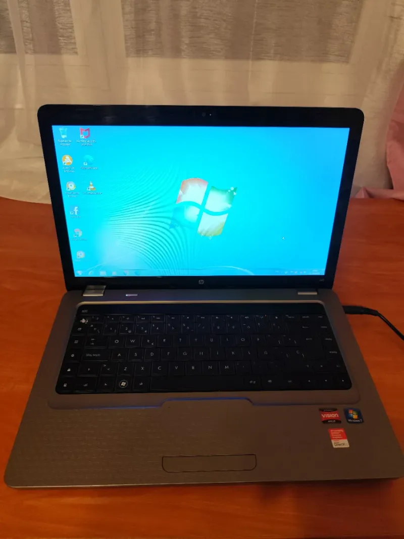 HP Portátil Gris y Negro