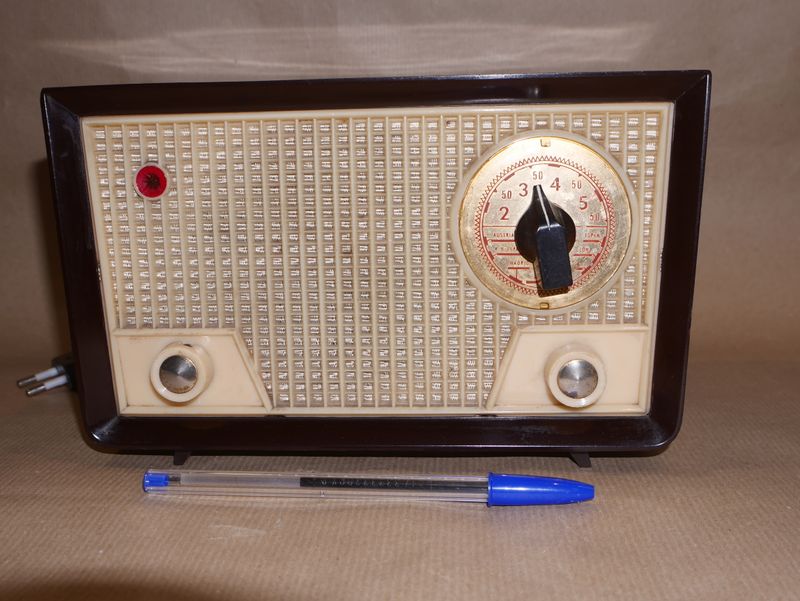 Radio Antigua Marrón y Beige