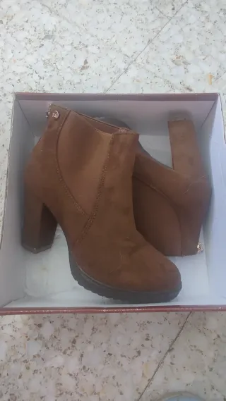 Botines ante marrón canela - n° 38.     A estrenar
