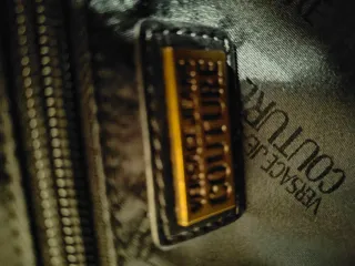 Borsa Versace Jeans Couture nera con borchie