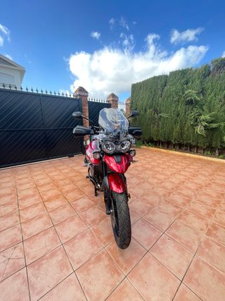 Triumph Tiger 800 XRT Roja