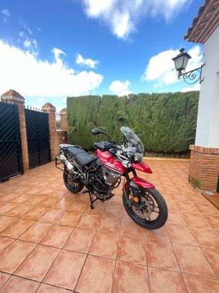 Triumph Tiger 800 XRT Roja