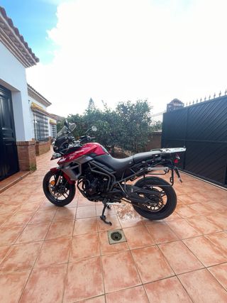 Triumph Tiger 800 XRT Roja