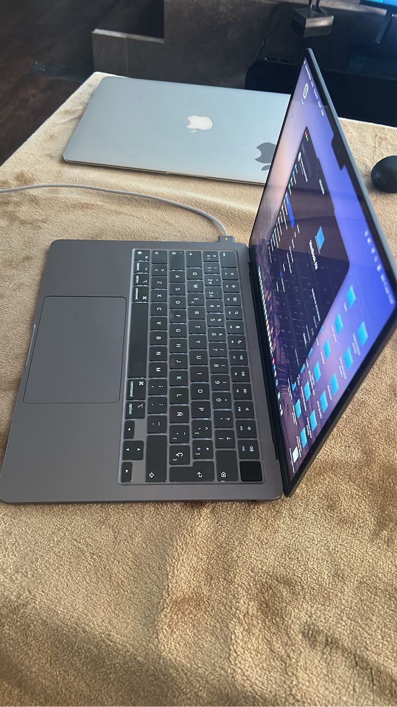 MacBook Air M3 8GB 256GB Gris afbeelding 3