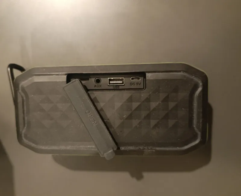 Altavoz Avenzo AV-SP3002BG – fallo de carga afbeelding 5