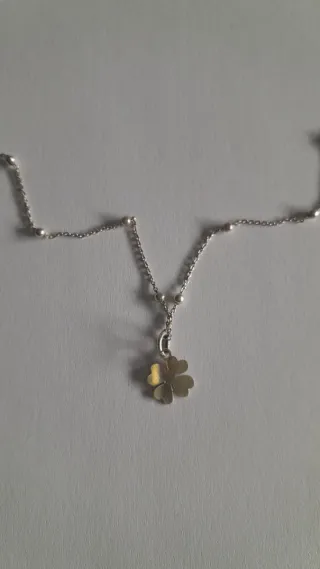 Collar cadena con colgante trébol suerte